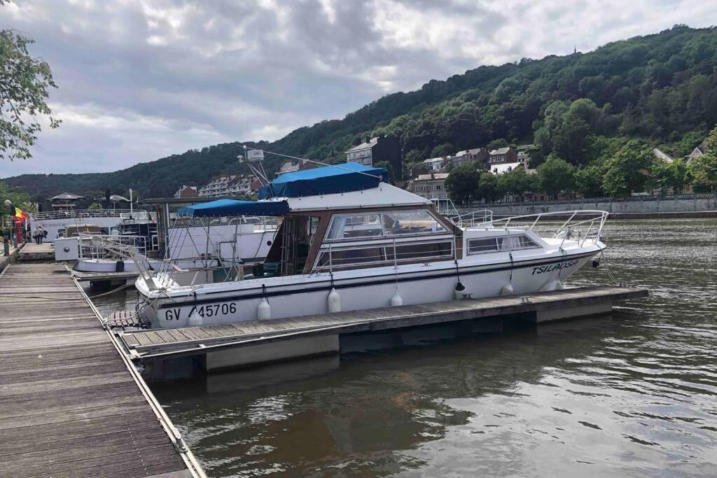 Bateau  Tsilaosa Au Coeur De Namur Hotel Bagian luar foto
