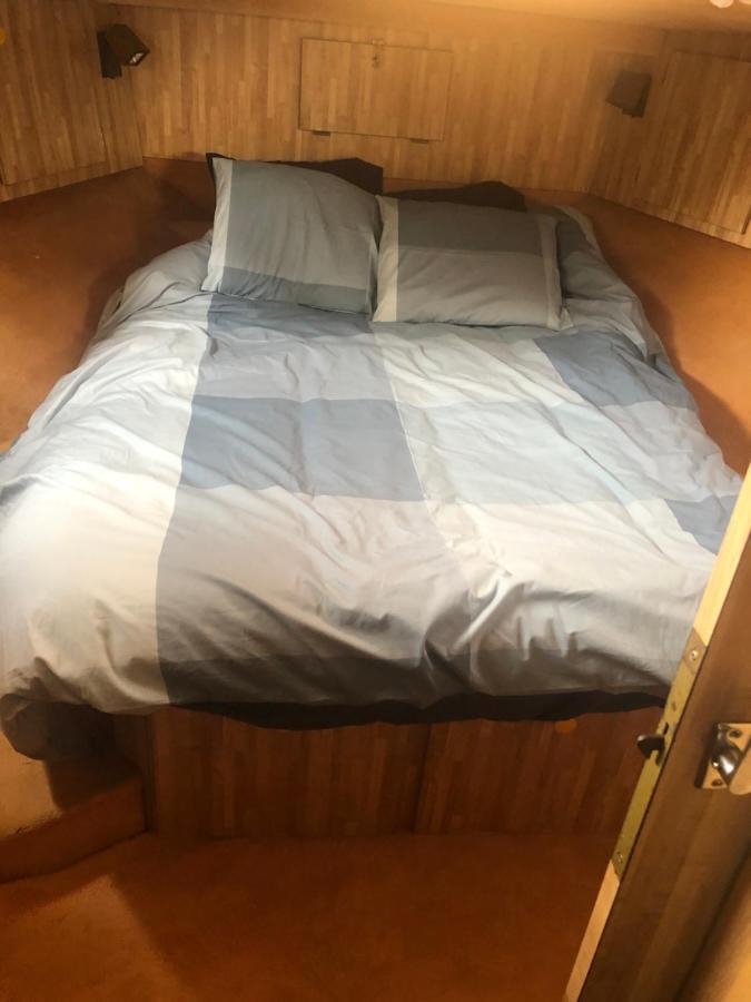 Bateau  Tsilaosa Au Coeur De Namur Hotel Bagian luar foto
